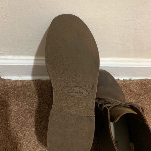 Clark’s brown suede ankle boots (men) - Picture 5 of 8